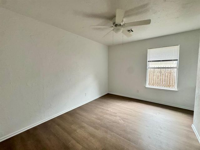 223 W 6th Street, Edmond, OK 73003