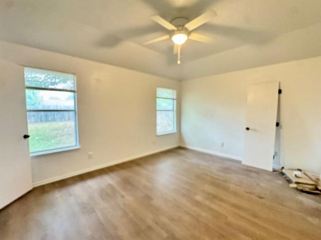 223 W 6th Street, Edmond, OK 73003