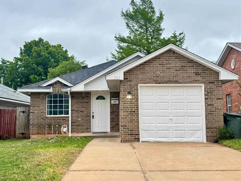 223 W 6th Street, Edmond, OK 73003