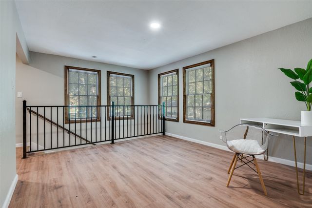 109 S Central Avenue, Waxahachie, TX 75165