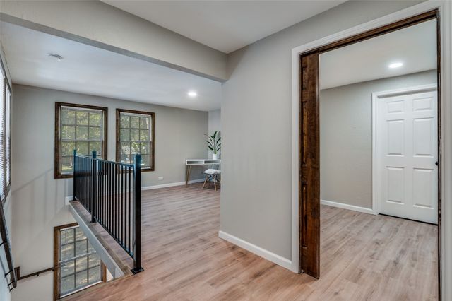 109 S Central Avenue, Waxahachie, TX 75165