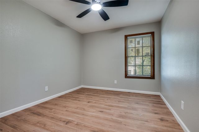 109 S Central Avenue, Waxahachie, TX 75165