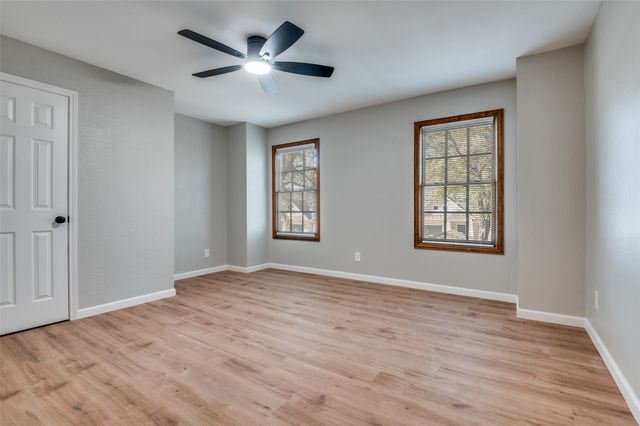 109 S Central Avenue, Waxahachie, TX 75165