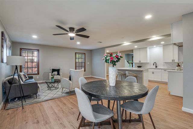 109 S Central Avenue, Waxahachie, TX 75165