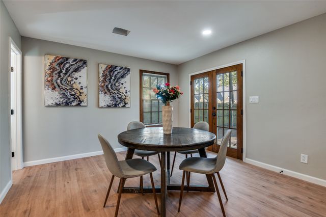 109 S Central Avenue, Waxahachie, TX 75165