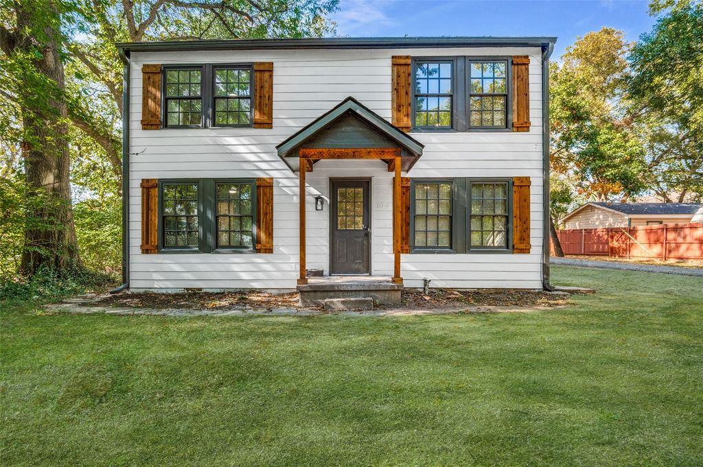 109 S Central Avenue, Waxahachie, TX 75165