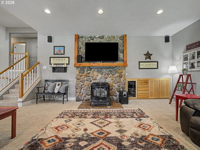 18020 Se RICHEY Rd, Gresham, OR 97080