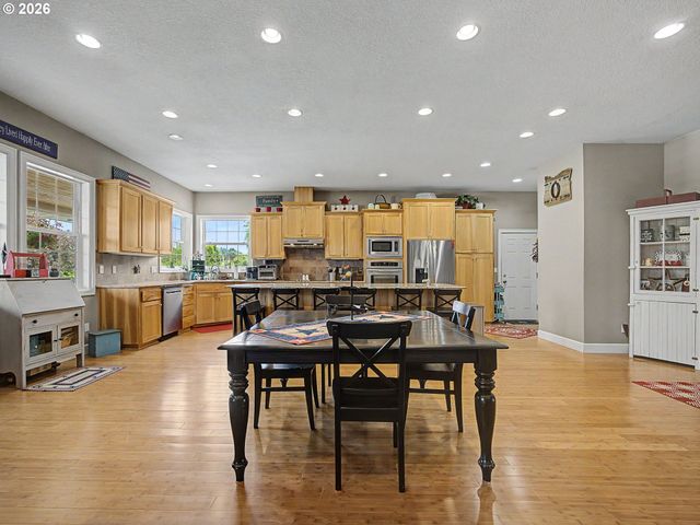 18020 Se RICHEY Rd, Gresham, OR 97080