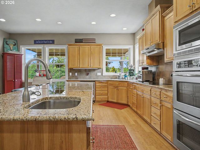 18020 Se RICHEY Rd, Gresham, OR 97080