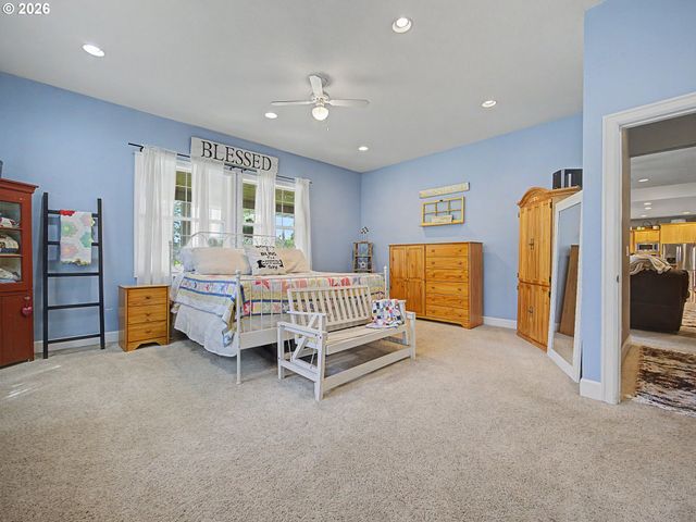 18020 Se RICHEY Rd, Gresham, OR 97080