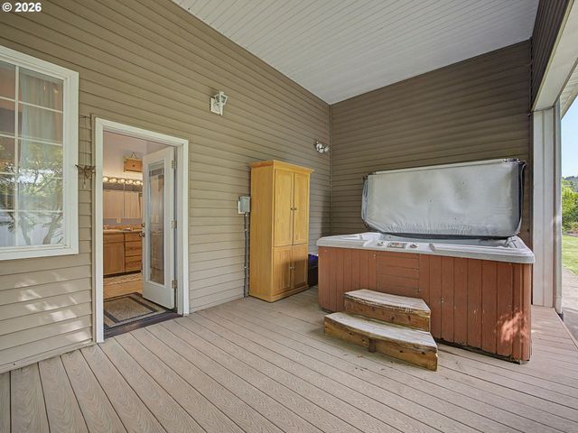 18020 Se RICHEY Rd, Gresham, OR 97080