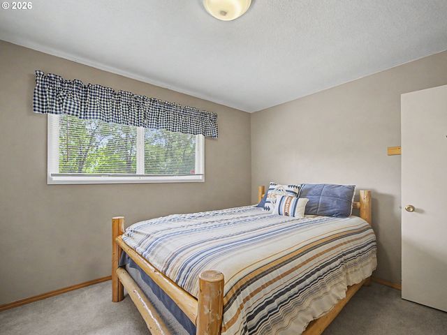 18020 Se RICHEY Rd, Gresham, OR 97080