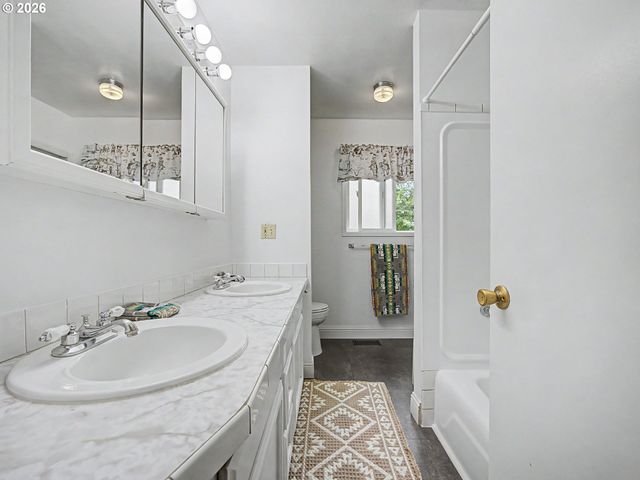 18020 Se RICHEY Rd, Gresham, OR 97080