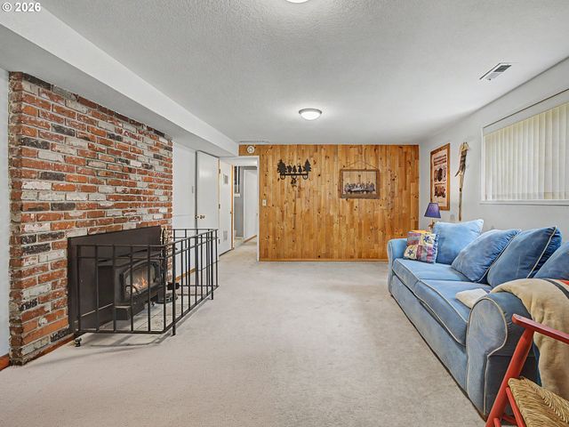 18020 Se RICHEY Rd, Gresham, OR 97080