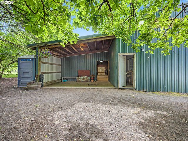18020 Se RICHEY Rd, Gresham, OR 97080