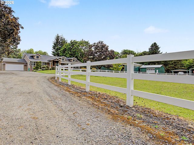 18020 Se RICHEY Rd, Gresham, OR 97080