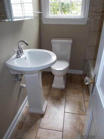 6984 Government St, Baton Rouge, LA 70806