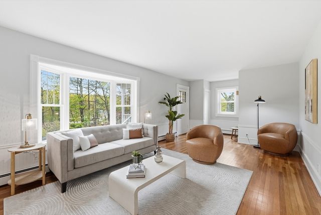 18 Maple St, Auburn, MA 01501