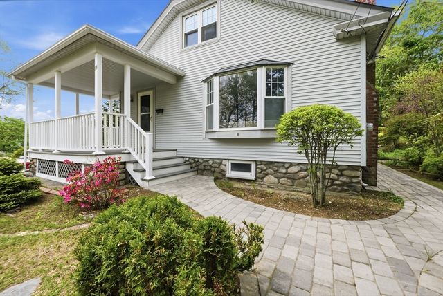 18 Maple St, Auburn, MA 01501