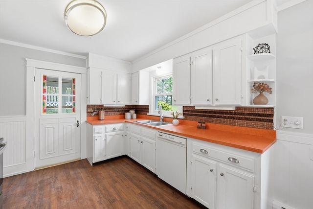 18 Maple St, Auburn, MA 01501