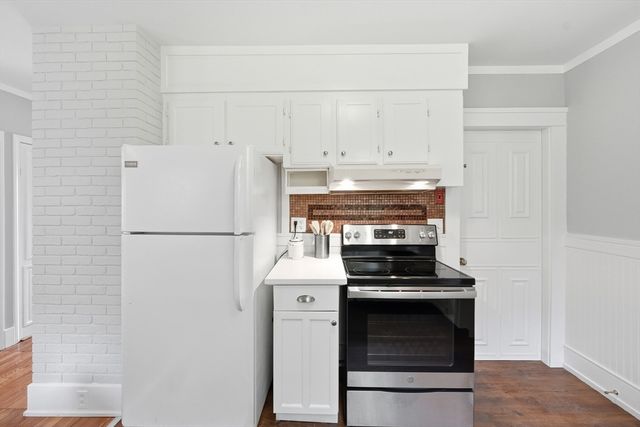 18 Maple St, Auburn, MA 01501