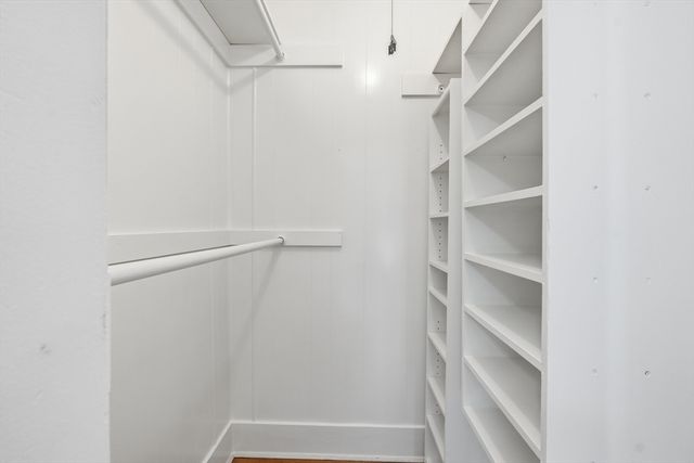 18 Maple St, Auburn, MA 01501
