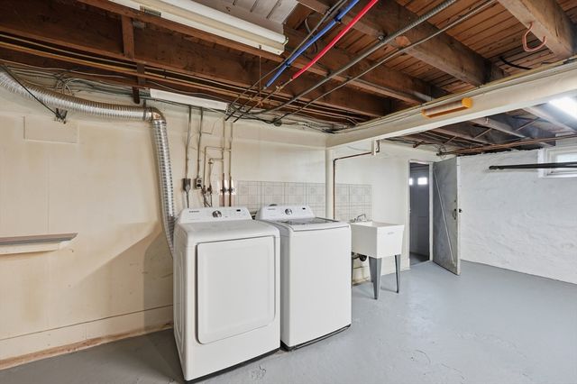 18 Maple St, Auburn, MA 01501