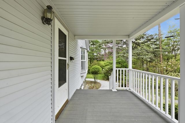 18 Maple St, Auburn, MA 01501