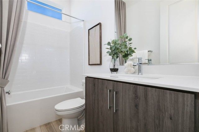 1077 Cadence, Irvine, CA 92618