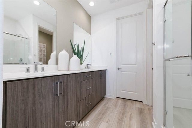 1077 Cadence, Irvine, CA 92618