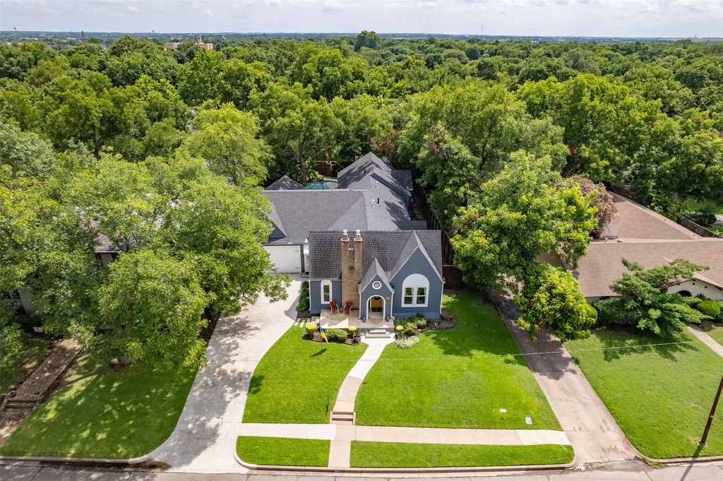 707 Sycamore Street, Waxahachie, TX 75165