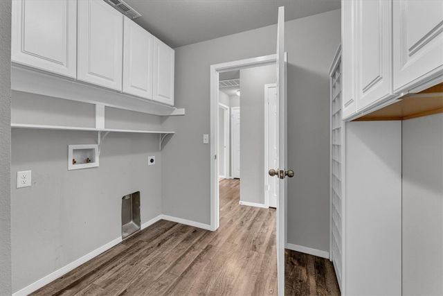 7931 Bridgegate Avenue, Springdale, AR 72762