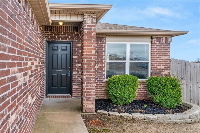 7931 Bridgegate Avenue, Springdale, AR 72762