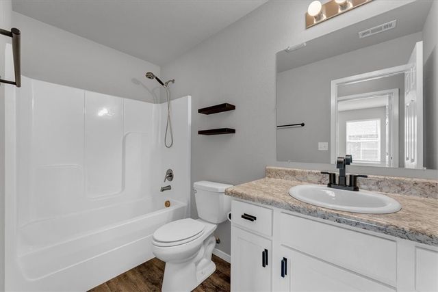 7931 Bridgegate Avenue, Springdale, AR 72762