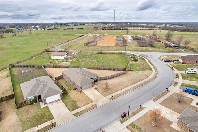 7931 Bridgegate Avenue, Springdale, AR 72762