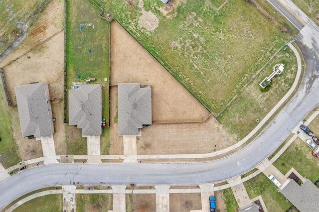 7931 Bridgegate Avenue, Springdale, AR 72762