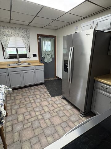 232 Thornton Aly, Brownsville, PA 15417