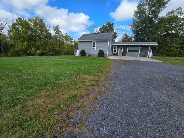 728 State Route 96, Phelps, NY 14532