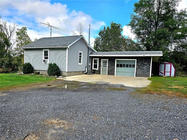 728 State Route 96, Phelps, NY 14532