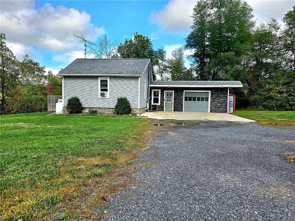728 State Route 96, Phelps, NY 14532