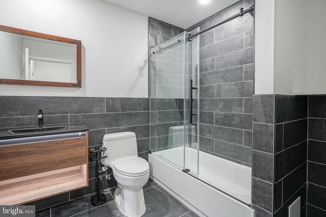 1143 TASKER ST, Philadelphia, PA 19148