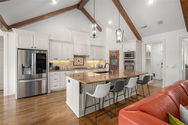 1900 SW Hayfield Avenue, Bentonville, AR 72713