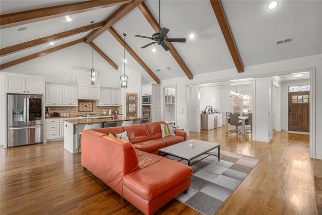 1900 SW Hayfield Avenue, Bentonville, AR 72713