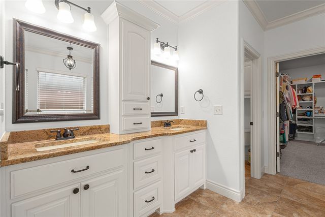 1900 SW Hayfield Avenue, Bentonville, AR 72713