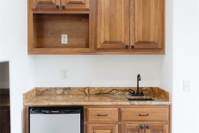 1900 SW Hayfield Avenue, Bentonville, AR 72713