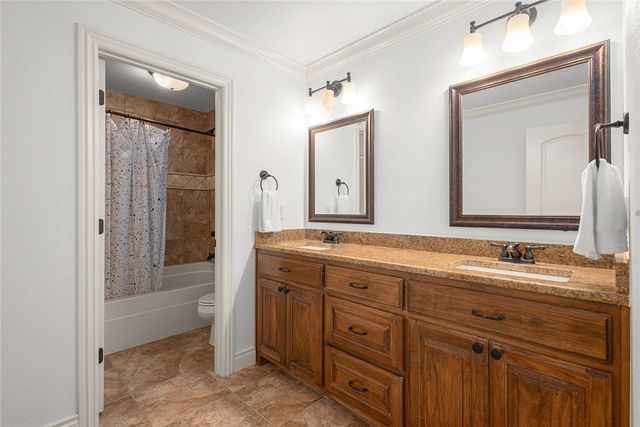 1900 SW Hayfield Avenue, Bentonville, AR 72713