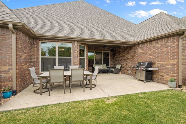 1900 SW Hayfield Avenue, Bentonville, AR 72713