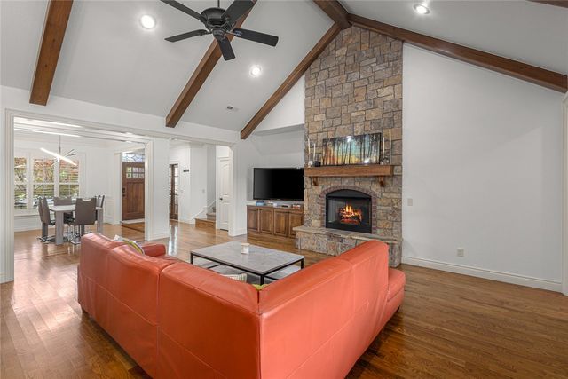 1900 SW Hayfield Avenue, Bentonville, AR 72713