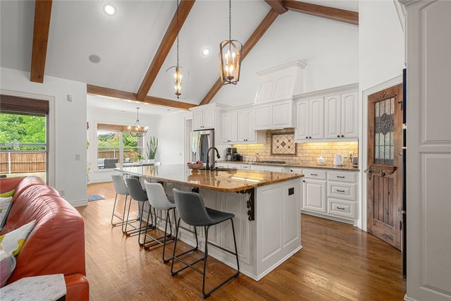 1900 SW Hayfield Avenue, Bentonville, AR 72713