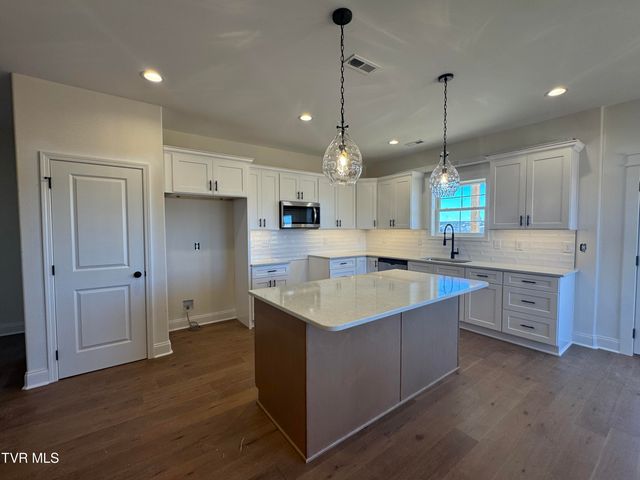 1136 Hawley Road, Blountville, TN 37617